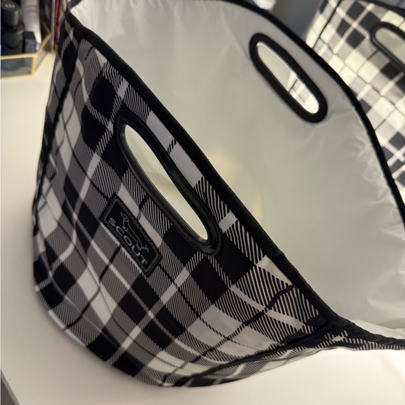 Scout Monochrome Checkered Tote - Picture 8 of 10